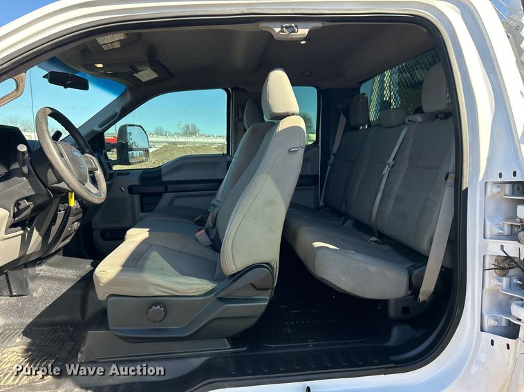 image for item EG1232 2017 Ford F350 Super Duty SuperCab utility bed pickup truck