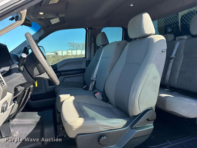 image for item EG1232 2017 Ford F350 Super Duty SuperCab utility bed pickup truck