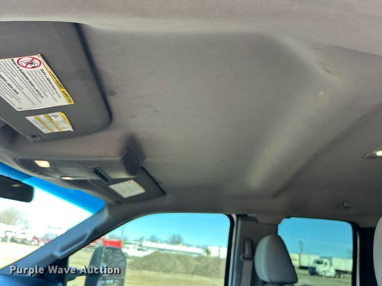 image for item EG1232 2017 Ford F350 Super Duty SuperCab utility bed pickup truck