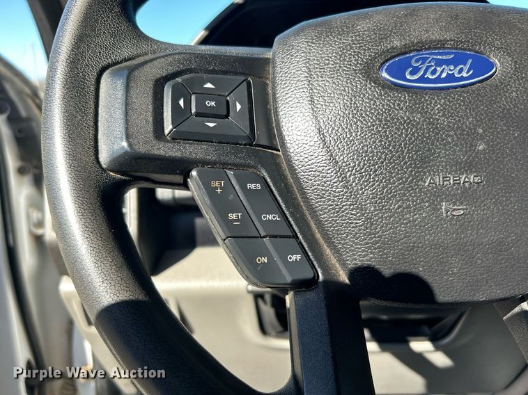 image for item EG1232 2017 Ford F350 Super Duty SuperCab utility bed pickup truck