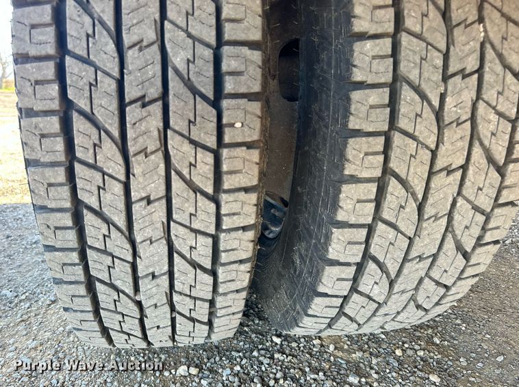 image for item EG1232 2017 Ford F350 Super Duty SuperCab utility bed pickup truck