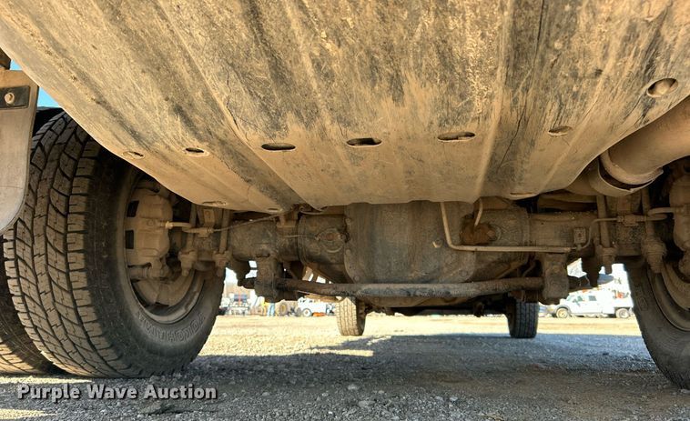 image for item EG1232 2017 Ford F350 Super Duty SuperCab utility bed pickup truck