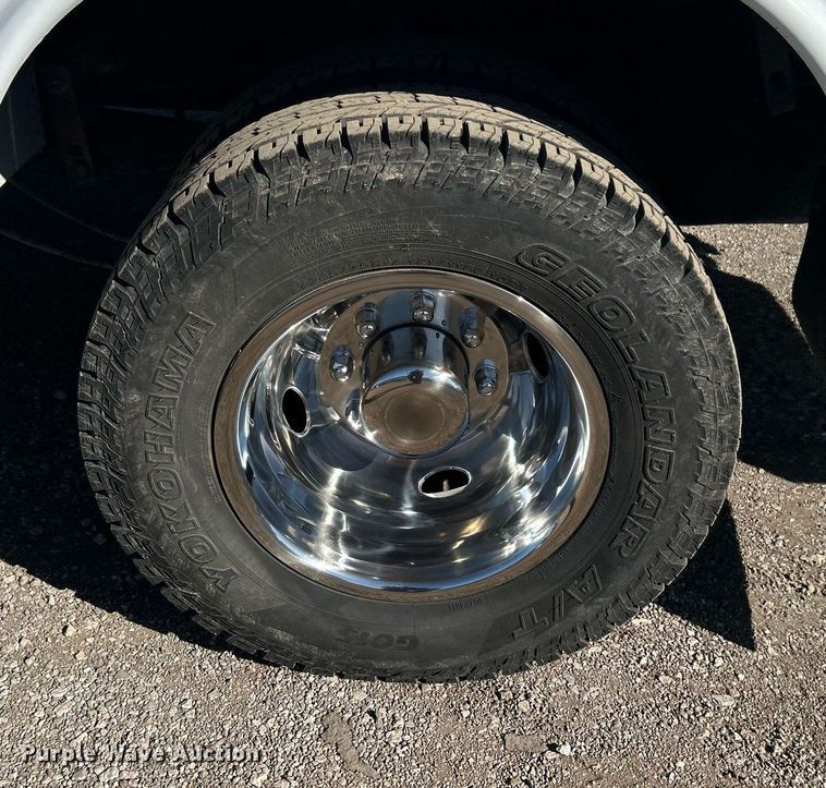 image for item EG1232 2017 Ford F350 Super Duty SuperCab utility bed pickup truck