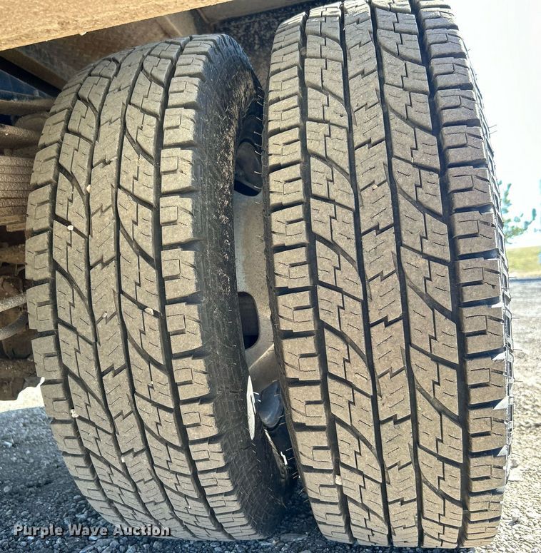 image for item EG1232 2017 Ford F350 Super Duty SuperCab utility bed pickup truck