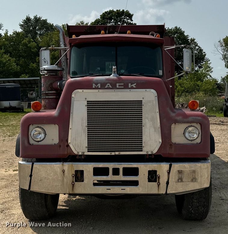 image for item EH4341 1987 Mack RS686LS dump truck