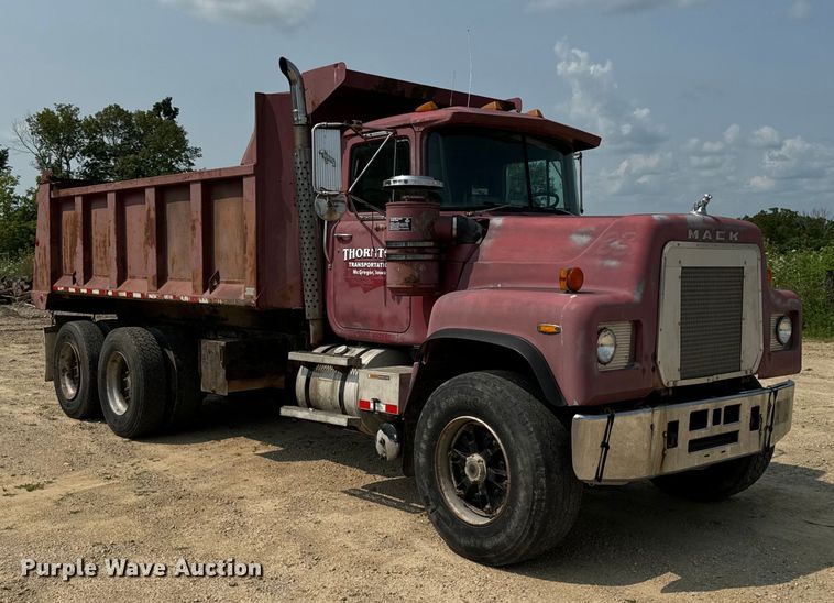 image for item EH4341 1987 Mack RS686LS dump truck