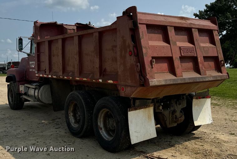 image for item EH4341 1987 Mack RS686LS dump truck