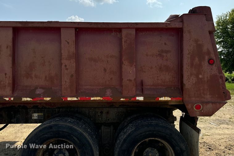 image for item EH4341 1987 Mack RS686LS dump truck