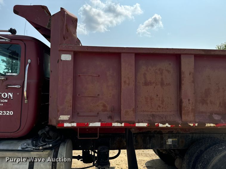 image for item EH4341 1987 Mack RS686LS dump truck