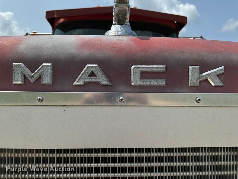 image for item EH4341 1987 Mack RS686LS dump truck