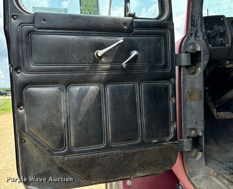 image for item EH4341 1987 Mack RS686LS dump truck