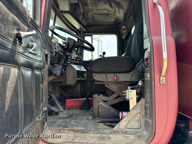 image for item EH4341 1987 Mack RS686LS dump truck