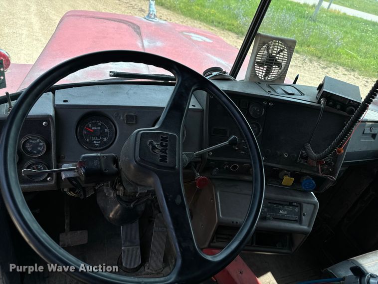 image for item EH4341 1987 Mack RS686LS dump truck