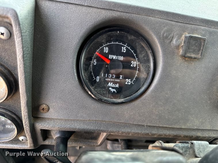 image for item EH4341 1987 Mack RS686LS dump truck