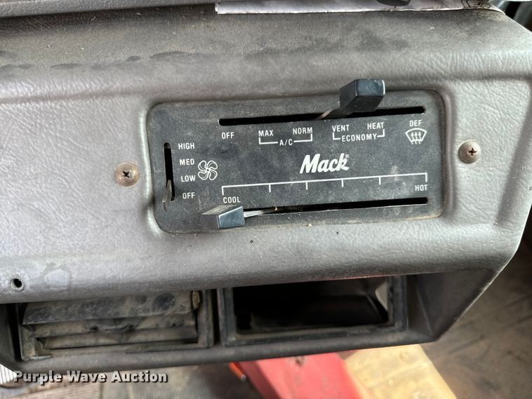 image for item EH4341 1987 Mack RS686LS dump truck