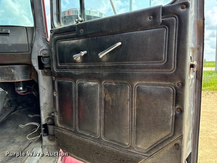 image for item EH4341 1987 Mack RS686LS dump truck