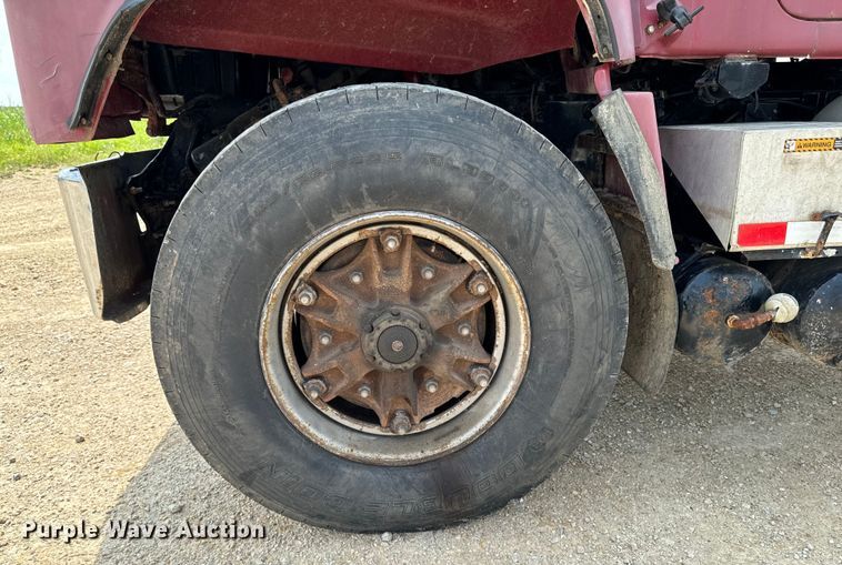 image for item EH4341 1987 Mack RS686LS dump truck