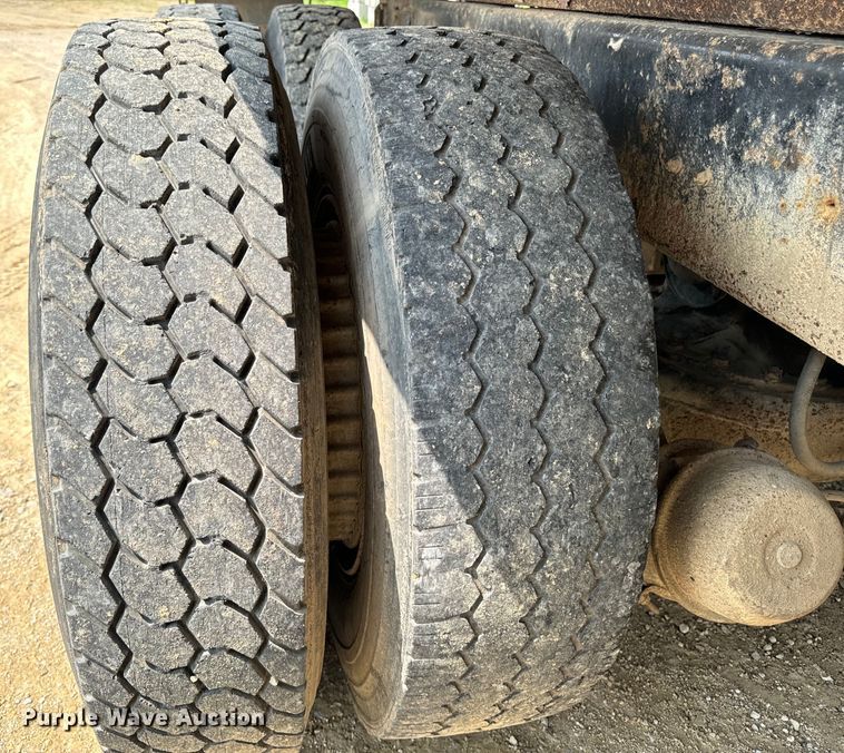 image for item EH4341 1987 Mack RS686LS dump truck