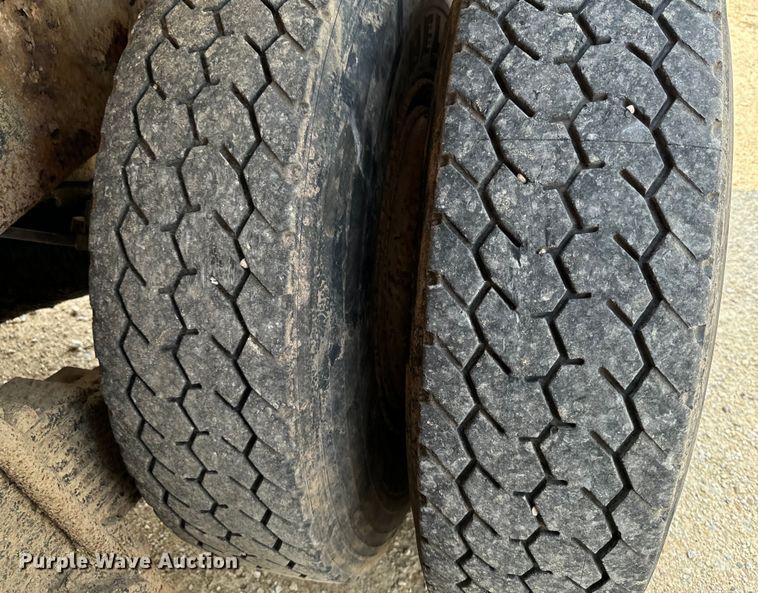 image for item EH4341 1987 Mack RS686LS dump truck