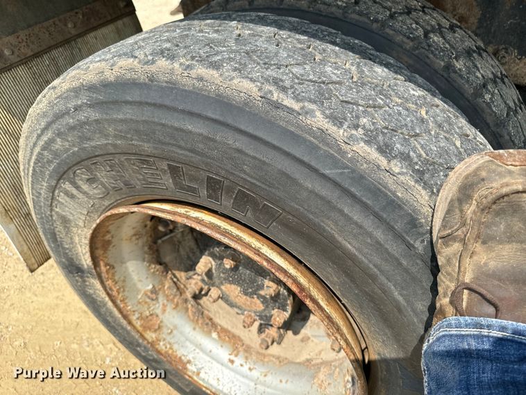 image for item EH4341 1987 Mack RS686LS dump truck