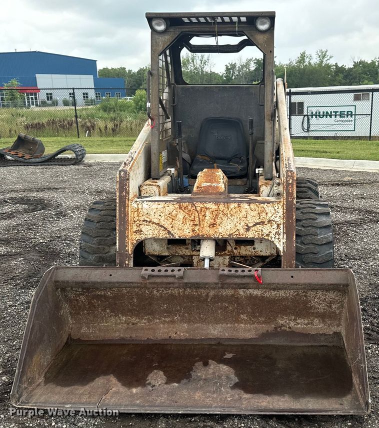 image for item EH4342 1987 Bobcat  843 skid steer loader
