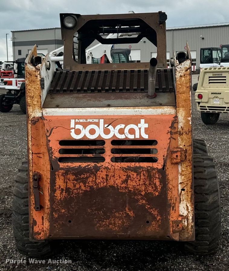 image for item EH4342 1987 Bobcat  843 skid steer loader