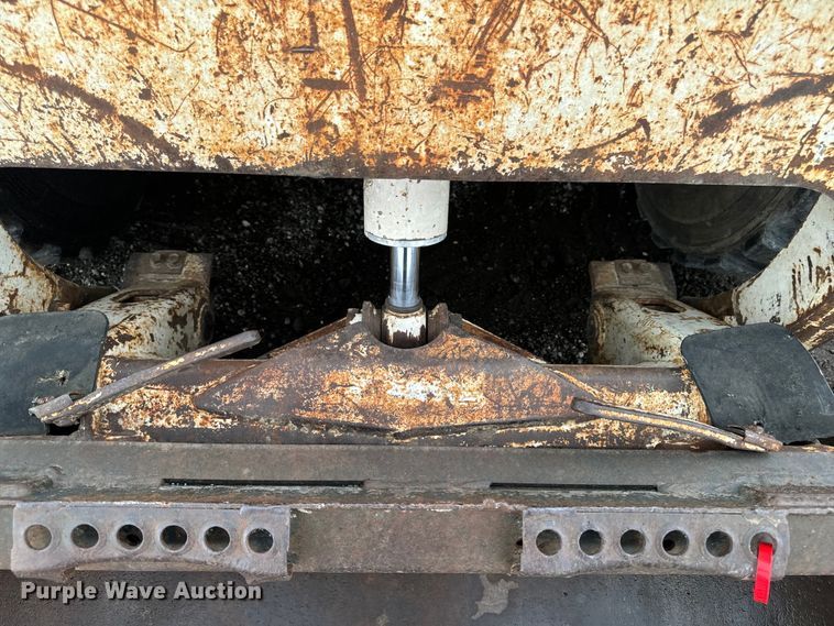 image for item EH4342 1987 Bobcat  843 skid steer loader