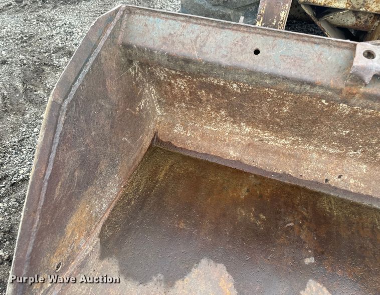 image for item EH4342 1987 Bobcat  843 skid steer loader