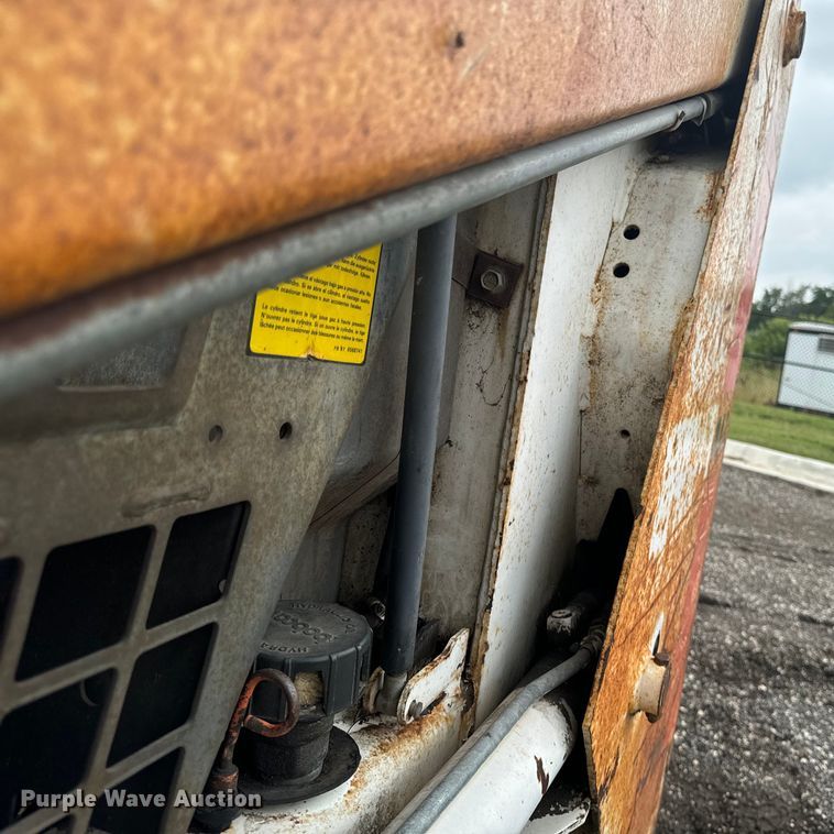 image for item EH4342 1987 Bobcat  843 skid steer loader