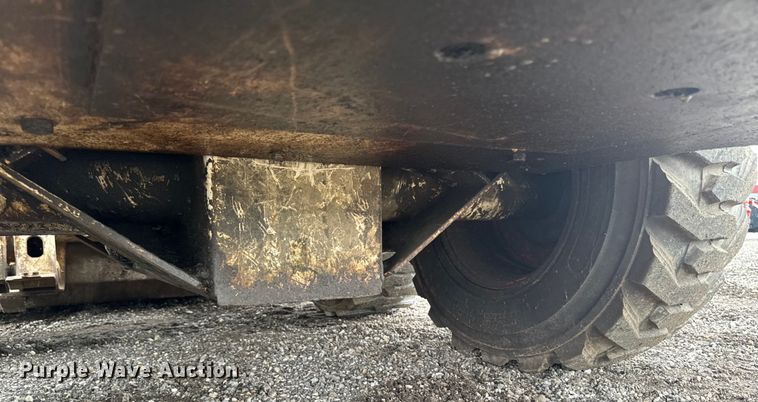 image for item EH4342 1987 Bobcat  843 skid steer loader