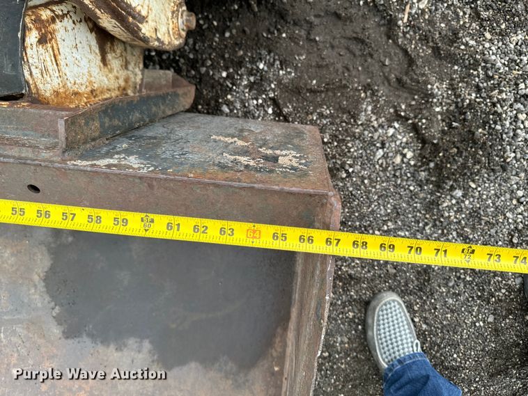 image for item EH4342 1987 Bobcat  843 skid steer loader