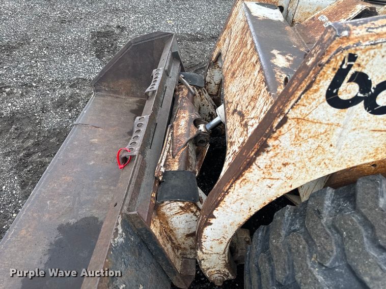 image for item EH4342 1987 Bobcat  843 skid steer loader