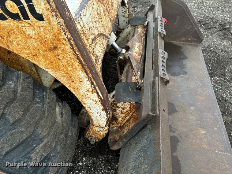 image for item EH4342 1987 Bobcat  843 skid steer loader