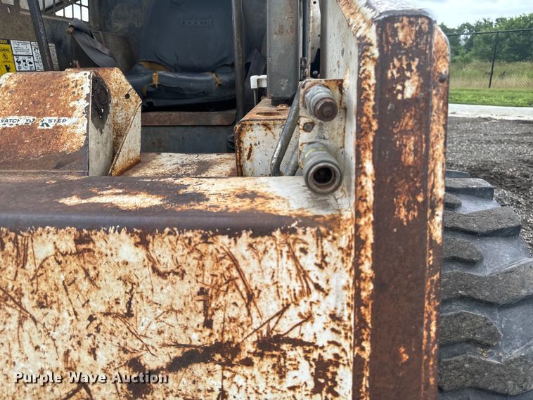 image for item EH4342 1987 Bobcat  843 skid steer loader