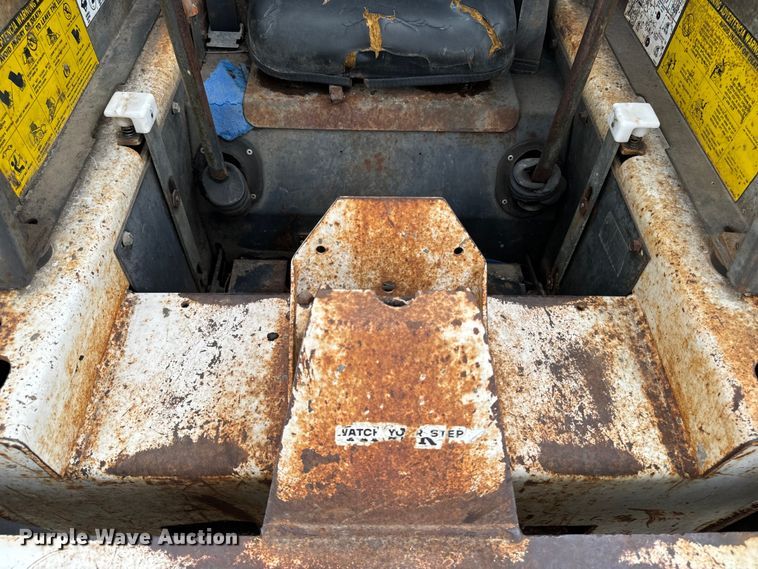 image for item EH4342 1987 Bobcat  843 skid steer loader