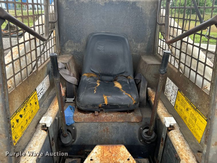 image for item EH4342 1987 Bobcat  843 skid steer loader