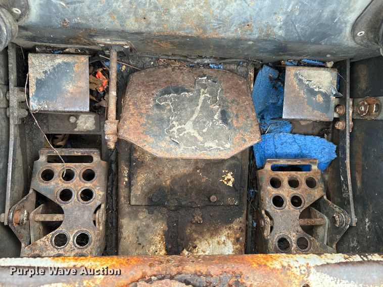 image for item EH4342 1987 Bobcat  843 skid steer loader