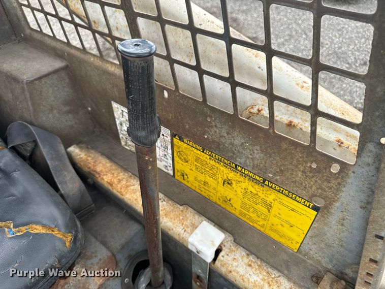 image for item EH4342 1987 Bobcat  843 skid steer loader