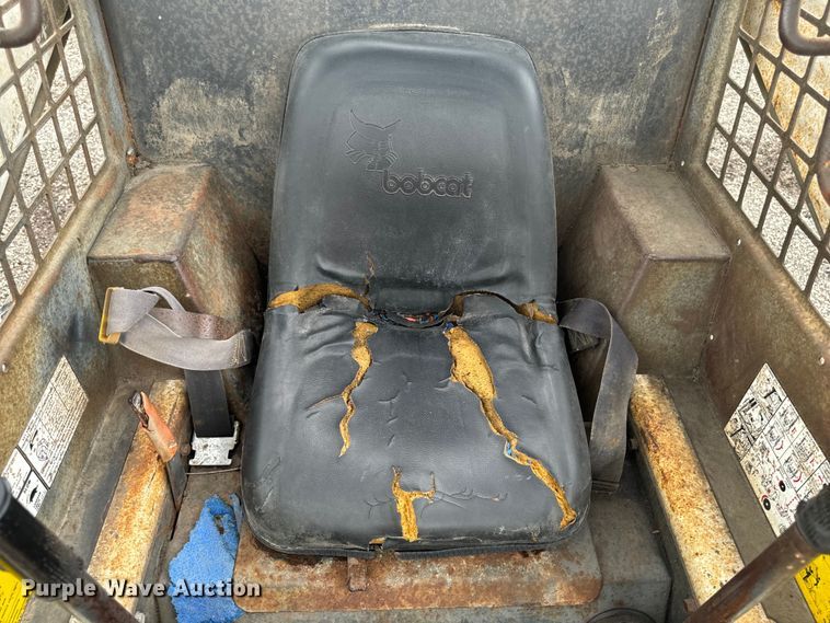 image for item EH4342 1987 Bobcat  843 skid steer loader