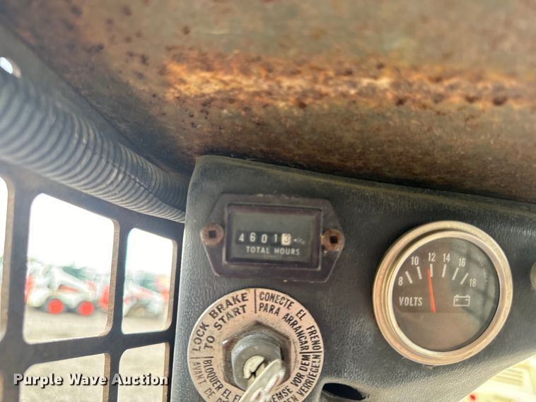 image for item EH4342 1987 Bobcat  843 skid steer loader