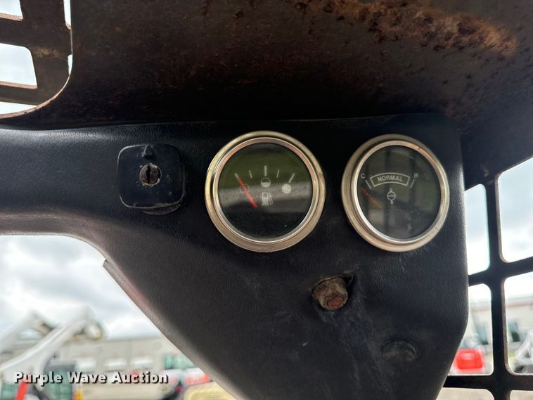 image for item EH4342 1987 Bobcat  843 skid steer loader