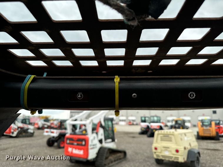 image for item EH4342 1987 Bobcat  843 skid steer loader