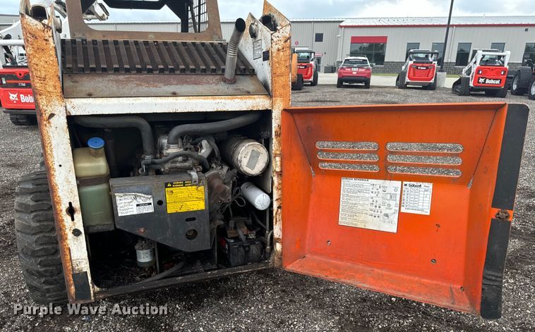 image for item EH4342 1987 Bobcat  843 skid steer loader