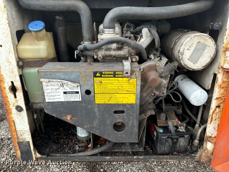 image for item EH4342 1987 Bobcat  843 skid steer loader