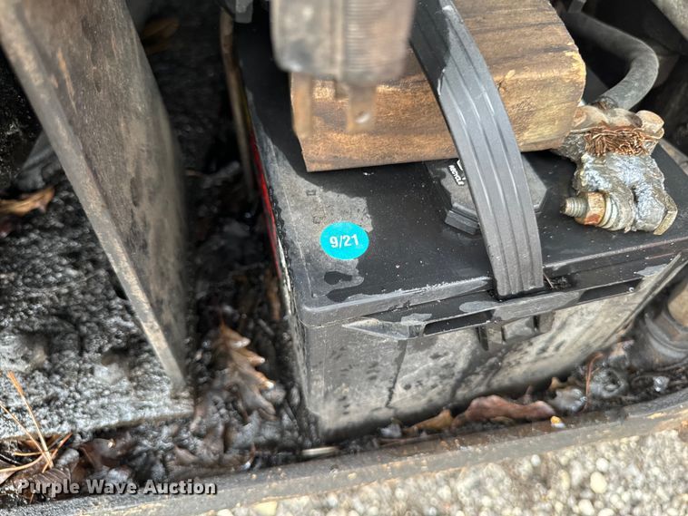 image for item EH4342 1987 Bobcat  843 skid steer loader