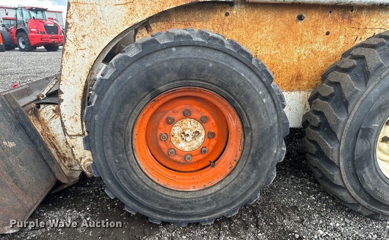 image for item EH4342 1987 Bobcat  843 skid steer loader