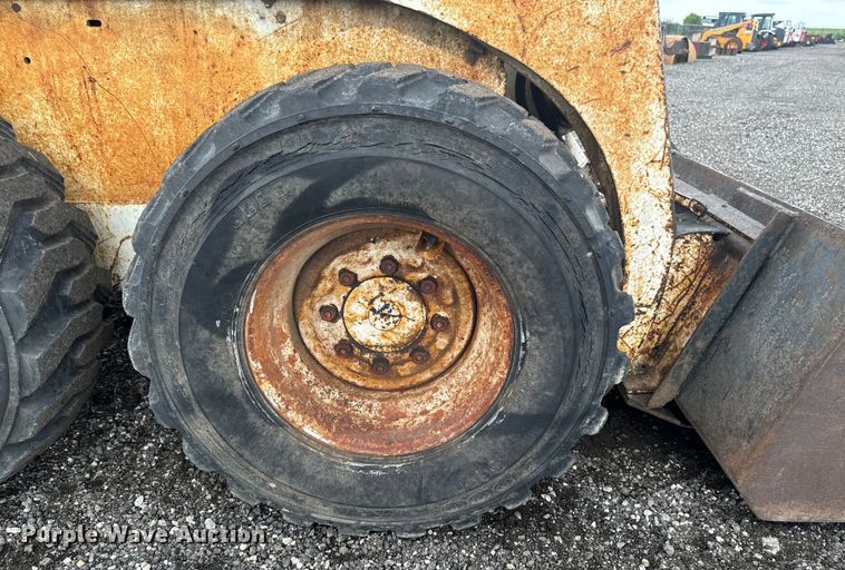 image for item EH4342 1987 Bobcat  843 skid steer loader