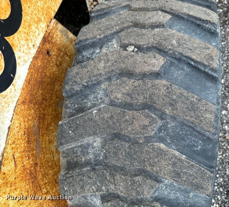 image for item EH4342 1987 Bobcat  843 skid steer loader