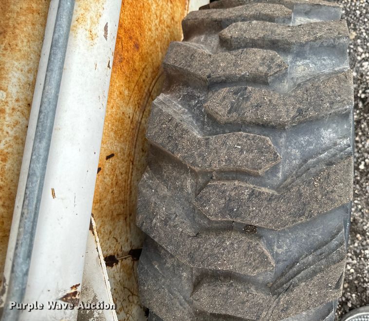 image for item EH4342 1987 Bobcat  843 skid steer loader