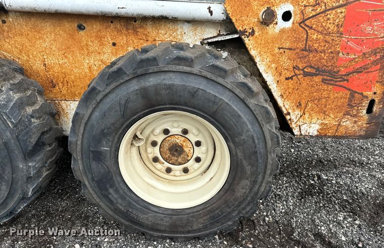 image for item EH4342 1987 Bobcat  843 skid steer loader